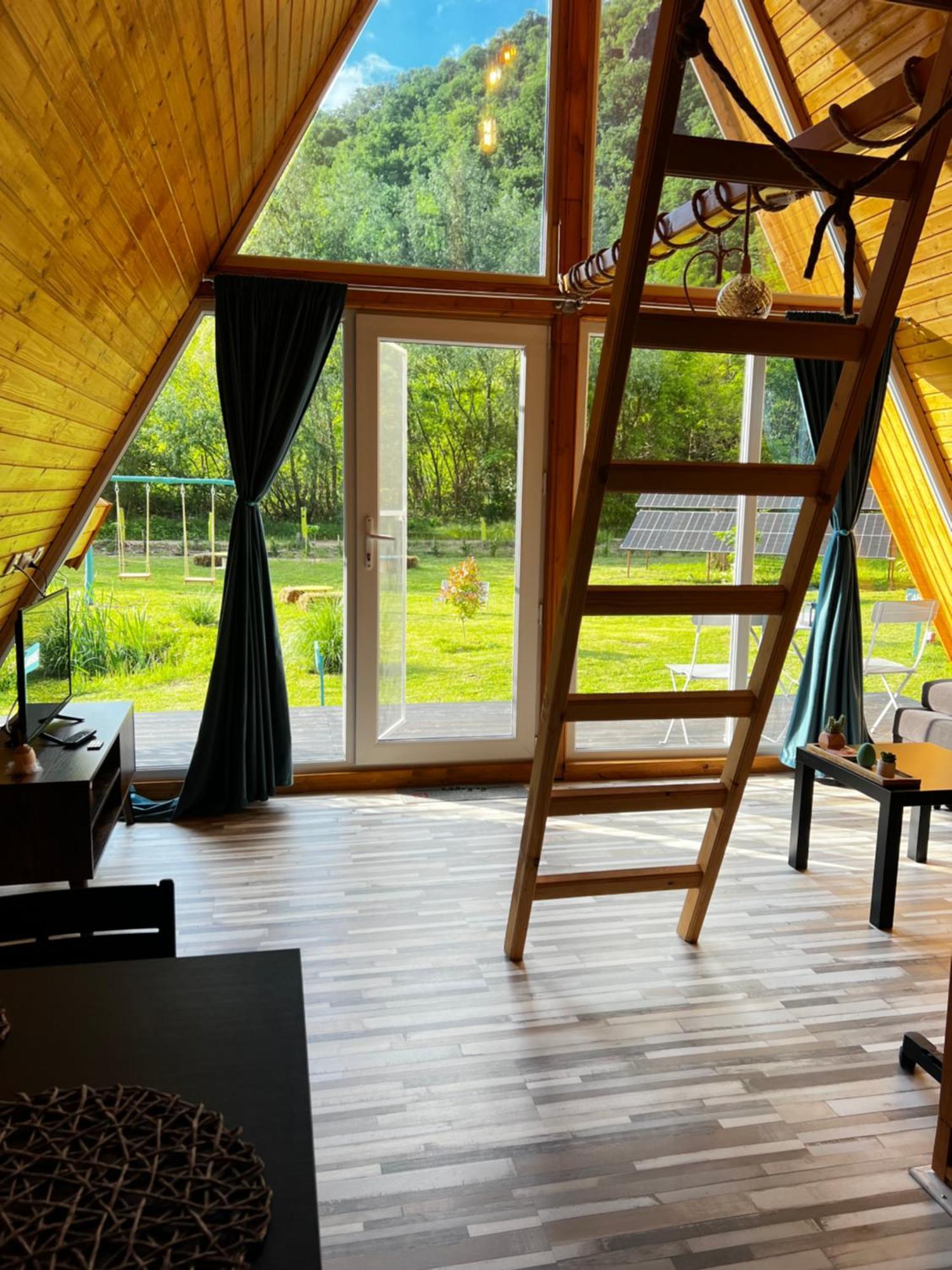 Cabane A-Frame Svinita Luaran gambar